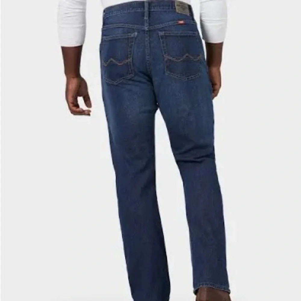 Wrangler Men’s EUC Straight Fit Jeans in EUC Dark Rinse Waist 36” Length 30” 🤠
